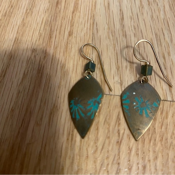 Oval Earrings in Embossed Turquoise Steer Head Pointed Metal Dangle - Picture 4 of 6